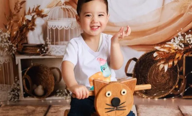 Photographe pour séance photo anniversaire deux ans en studio à Besançon, Besançon, TAILS PHOTOGRAPHIE