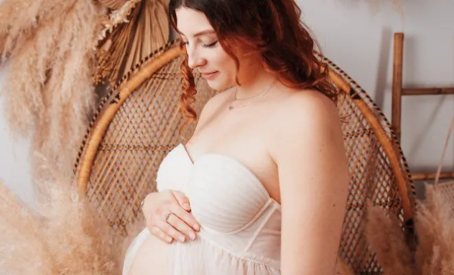 Photographe pour shooting photo grossesse artistique à Besançon, Besançon, TAILS PHOTOGRAPHIE