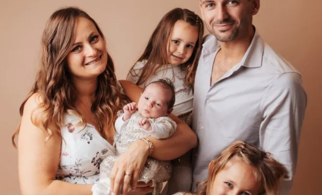 Photographe pour shooting photo naissance en famille à Besançon, Besançon, TAILS PHOTOGRAPHIE