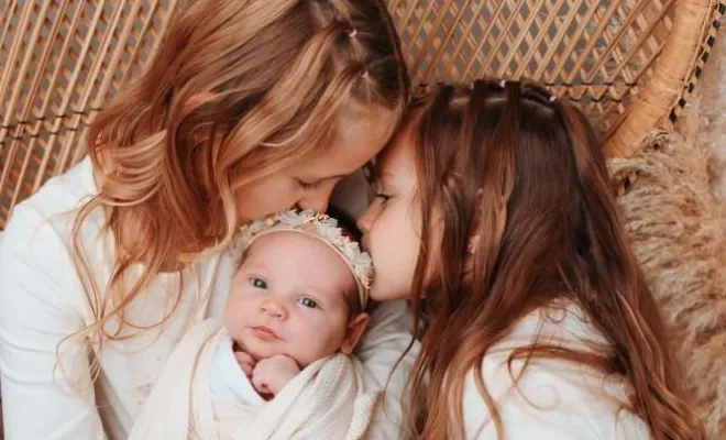 Photographe pour shooting photo naissance en famille à Besançon, Besançon, TAILS PHOTOGRAPHIE