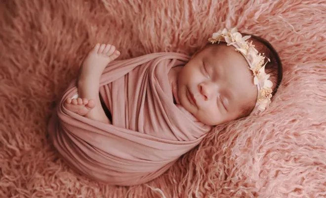 Photographe spécialisé en séance photo nouveau-né en famille à Besançon, Besançon, TAILS PHOTOGRAPHIE