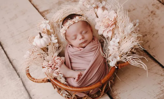 Photographe spécialisé en séance photo nouveau-né en famille à Besançon, Besançon, TAILS PHOTOGRAPHIE