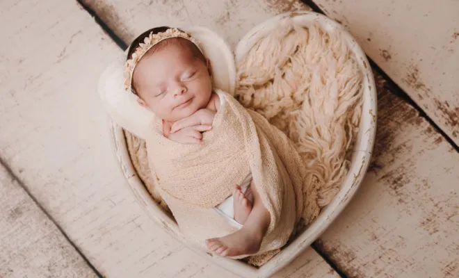 Photographe spécialisé en séance photo nouveau-né en famille à Besançon, Besançon, TAILS PHOTOGRAPHIE