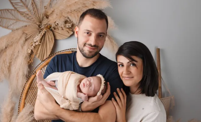 Photographe spécialisé en séance photo nouveau-né en famille à Besançon, Besançon, TAILS PHOTOGRAPHIE