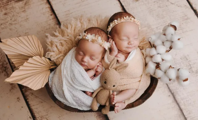 Photographe spécialisée en naissance – Shooting photo de jumelles en studio à Besançon, Besançon, TAILS PHOTOGRAPHIE