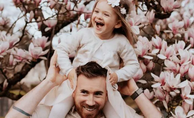 Photographe pour séance photo en famille fleurie à Besançon, Besançon, TAILS PHOTOGRAPHIE