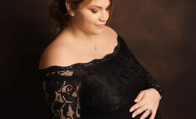 Photographe professionnelle séance photo pour femme enceinte en studio à Besançon, Besançon, TAILS PHOTOGRAPHIE