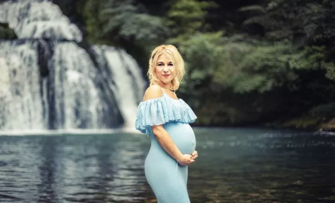 Séance photo grossesse à la Source du Lison, Besançon, TAILS PHOTOGRAPHIE