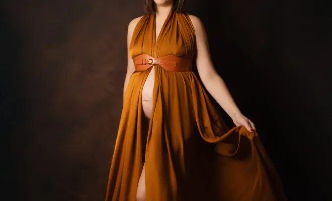 Photographe professionnelle séance photo grossesse artistique en studio à Besançon, Besançon, TAILS PHOTOGRAPHIE