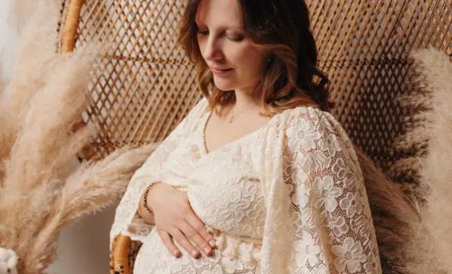 Photographe professionnelle séance photo grossesse bohème en studio à Besançon, Besançon, TAILS PHOTOGRAPHIE