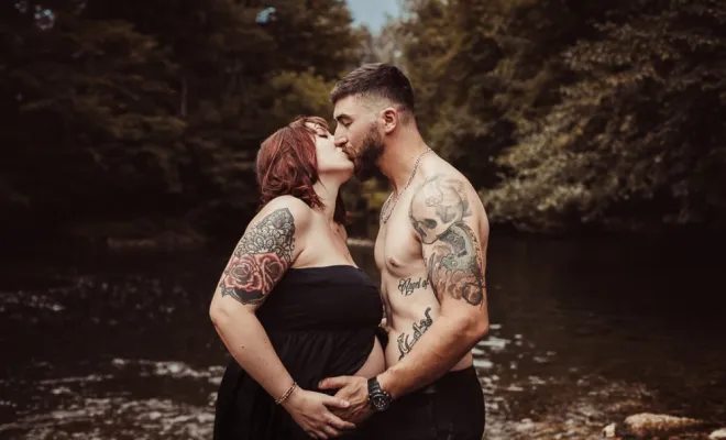 Photographe professionnelle séance photo grossesse en couple à Besançon, Besançon, TAILS PHOTOGRAPHIE