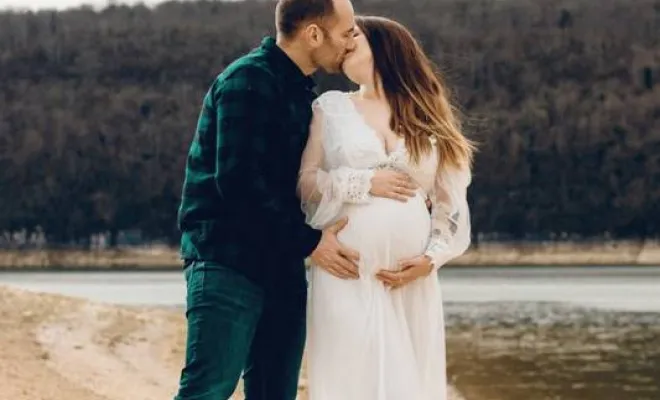 Séance photo grossesse en pleine nature en Franche-Comté avec une photographe professionnelle, Besançon, TAILS PHOTOGRAPHIE