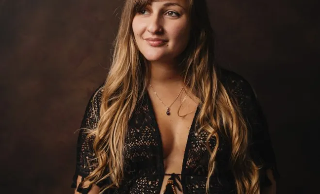 Photographe professionnelle séance photo grossesse en studio à Besançon, Besançon, TAILS PHOTOGRAPHIE