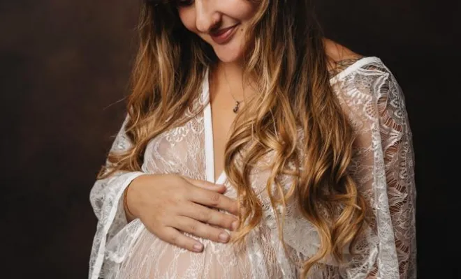 Photographe professionnelle séance photo grossesse en studio à Besançon, Besançon, TAILS PHOTOGRAPHIE