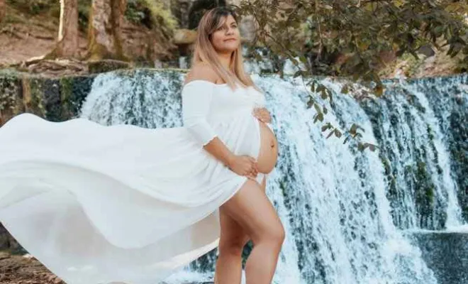 Photographe professionnelle séance photo grossesse en extérieur à Besançon, Besançon, TAILS PHOTOGRAPHIE