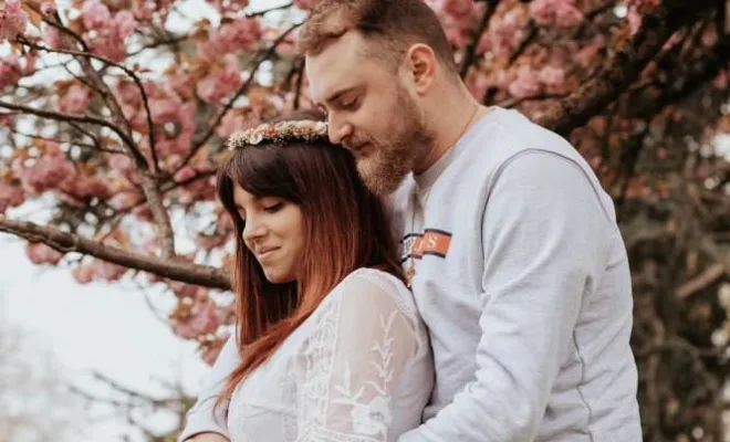 Photographe Besançon séance photo grossesse grossesse bohème en couple à Besançon, Besançon, TAILS PHOTOGRAPHIE