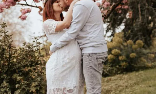 Photographe Besançon séance photo grossesse grossesse bohème en couple à Besançon, Besançon, TAILS PHOTOGRAPHIE