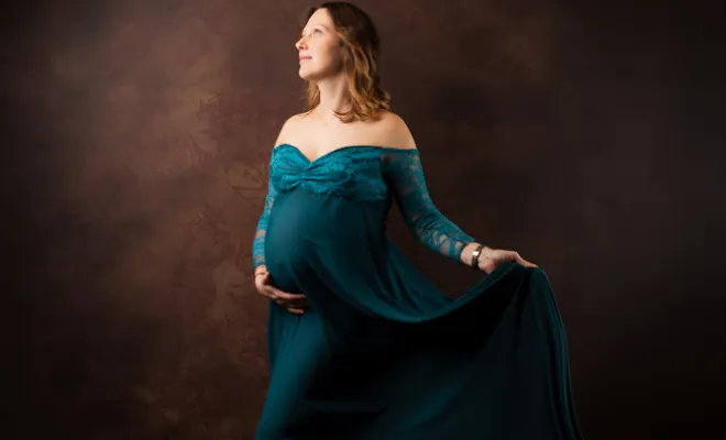 Photographe professionnelle séance photo grossesse maman seule en studio à Besançon, Besançon, TAILS PHOTOGRAPHIE