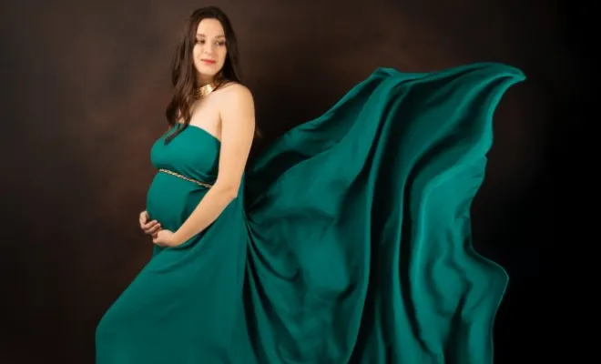 Photographe professionnelle séance photo maternité avec prêt de tenues et accessoires en studio à Besançon, Besançon, TAILS PHOTOGRAPHIE