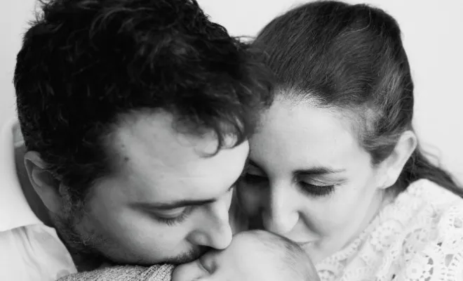 Photographe pour séance photo naissance en famille en studio à Besançon, Besançon, TAILS PHOTOGRAPHIE