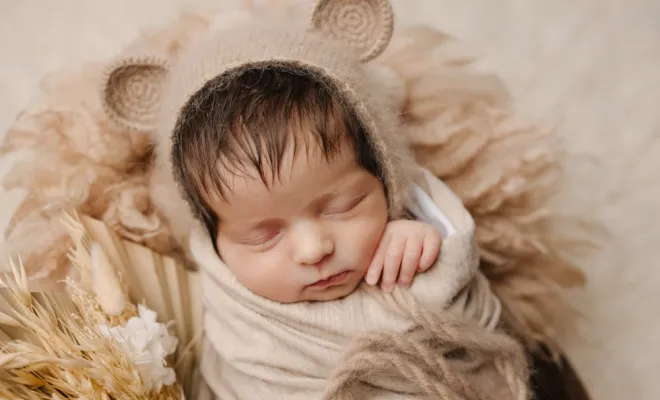 Photographe professionnelle séance photo naissance en studio en Franche-Comté, Besançon, TAILS PHOTOGRAPHIE