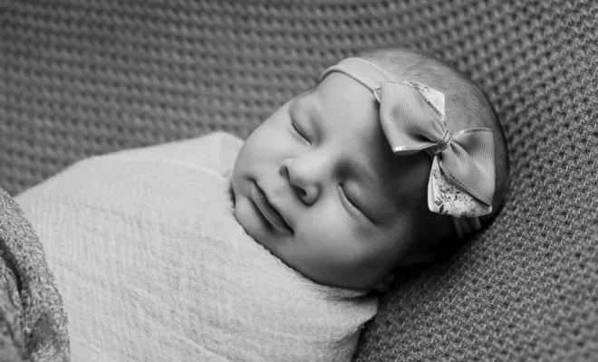 Photographe professionnelle séance photo naissance en studio à Besançon, Besançon, TAILS PHOTOGRAPHIE