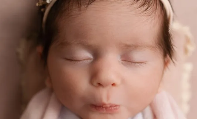 Photographe professionnelle formée aux séances photo naissance en studio à Besançon, Besançon, TAILS PHOTOGRAPHIE