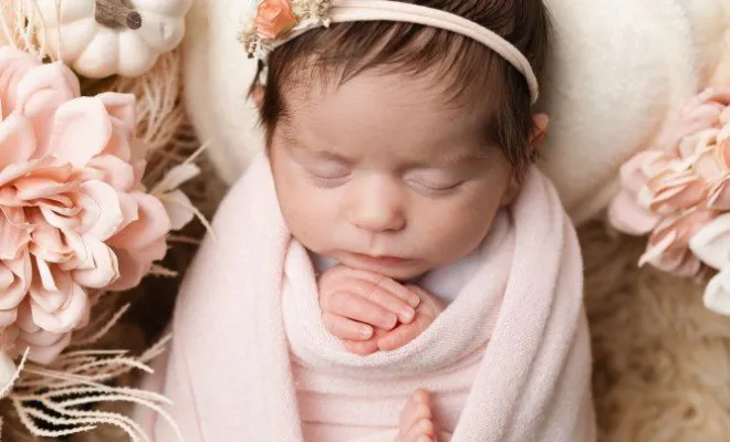 Photographe professionnelle formée aux séances photo naissance en studio à Besançon, Besançon, TAILS PHOTOGRAPHIE