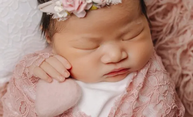 Photographe professionnelle séances photo nouveau né en studio à Besançon, Besançon, TAILS PHOTOGRAPHIE