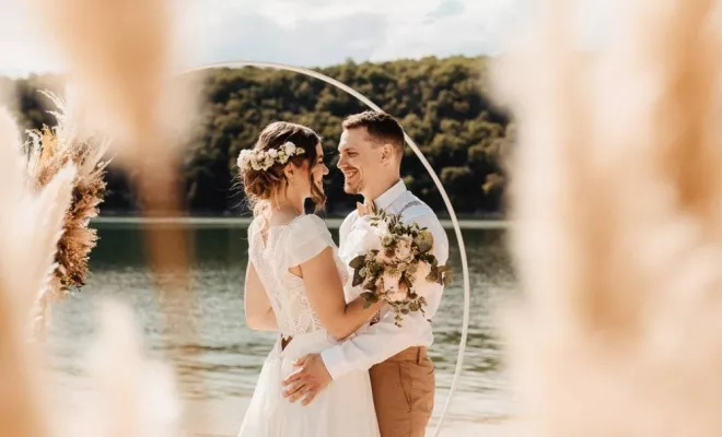 Shooting d'inspiration mariage bohème à la plage en Franche-Comté, Besançon, TAILS PHOTOGRAPHIE