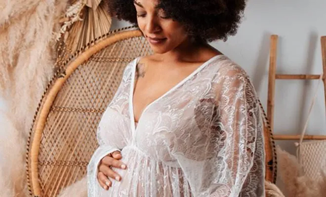 Photographe professionnelle shooting grossesse maman seule en studio à Besançon, Besançon, TAILS PHOTOGRAPHIE