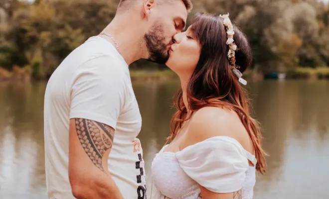 Photographe professionnelle shooting grossesse en pleine nature à Besançon, Besançon, TAILS PHOTOGRAPHIE