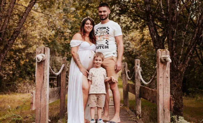 Photographe professionnelle shooting grossesse en pleine nature à Besançon, Besançon, TAILS PHOTOGRAPHIE