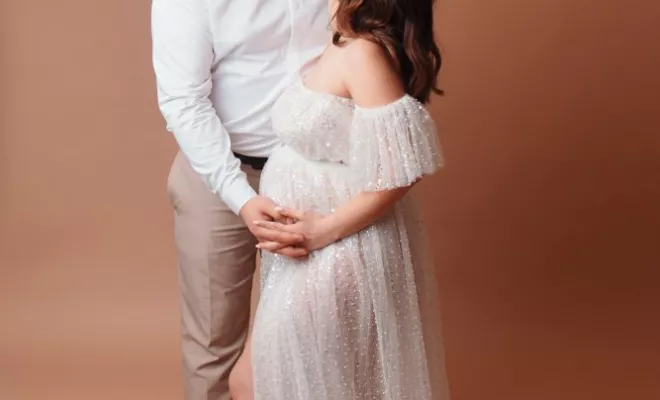 Shooting Grossesse En Studio En Couple À Besançon, Besançon, TAILS PHOTOGRAPHIE