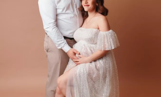 Shooting Grossesse En Studio En Couple À Besançon, Besançon, TAILS PHOTOGRAPHIE