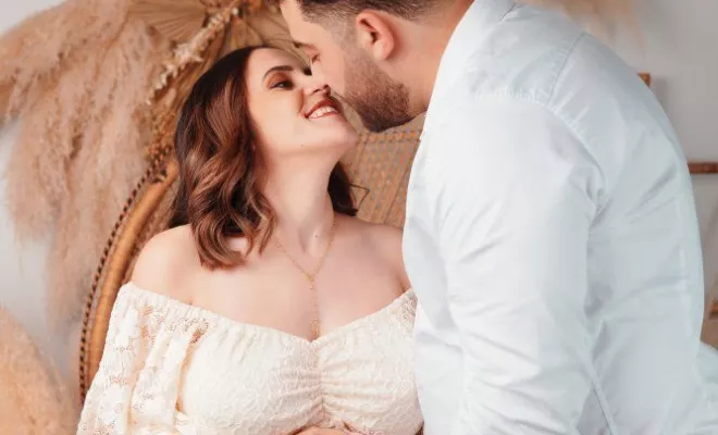 Shooting Grossesse En Studio En Couple À Besançon, Besançon, TAILS PHOTOGRAPHIE