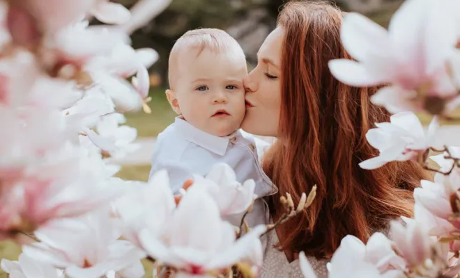 Photographe à Besançon : Shooting Maman et Bébé au Printemps, Besançon, TAILS PHOTOGRAPHIE