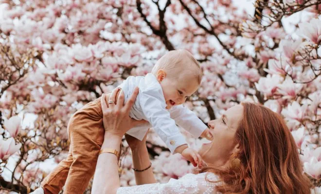 Photographe à Besançon : Shooting Maman et Bébé au Printemps, Besançon, TAILS PHOTOGRAPHIE