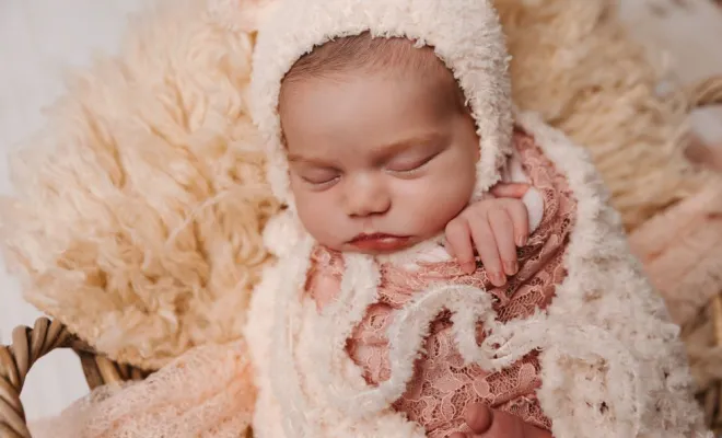 Photographe professionnelle shooting naissance fille en studio à Besançon, Besançon, TAILS PHOTOGRAPHIE