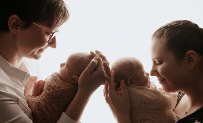 Photographe professionnelle shooting naissance jumeaux en studio à Besançon, Besançon, TAILS PHOTOGRAPHIE