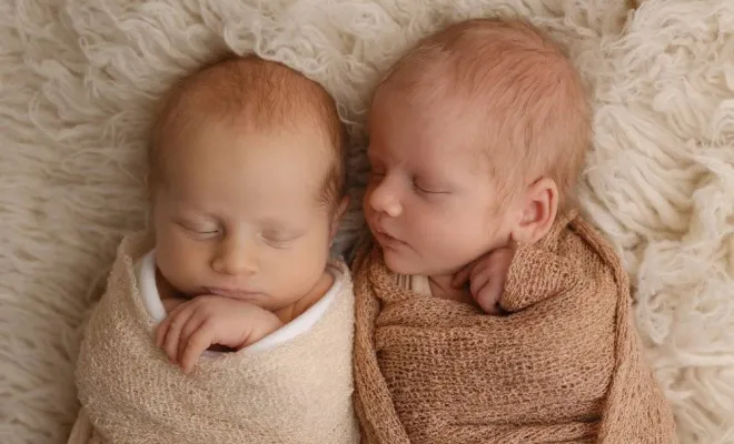 Photographe professionnelle shooting naissance jumeaux en studio à Besançon, Besançon, TAILS PHOTOGRAPHIE