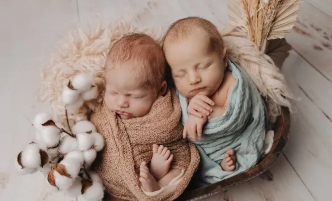 Photographe professionnelle shooting naissance jumeaux en studio à Besançon, Besançon, TAILS PHOTOGRAPHIE