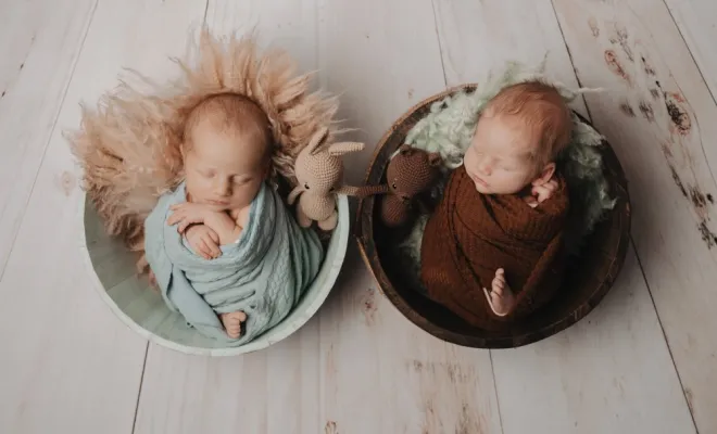 Photographe professionnelle shooting naissance jumeaux en studio à Besançon, Besançon, TAILS PHOTOGRAPHIE