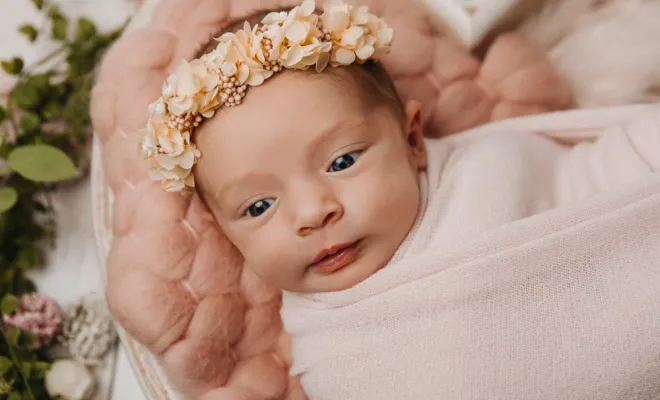 Photographe professionnelle shooting naissance en studio à Besançon, Besançon, TAILS PHOTOGRAPHIE