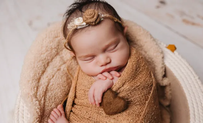 Photographe studio à Besançon shooting nouveau né, Besançon, TAILS PHOTOGRAPHIE