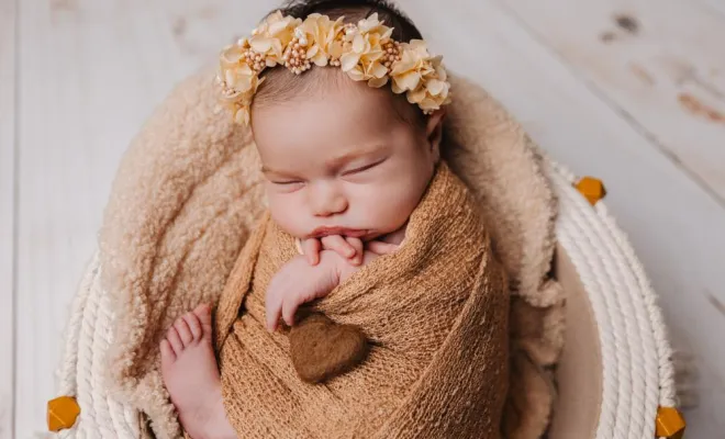 Photographe studio à Besançon shooting nouveau né, Besançon, TAILS PHOTOGRAPHIE