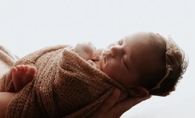 Photographe studio à Besançon shooting nouveau né, Besançon, TAILS PHOTOGRAPHIE