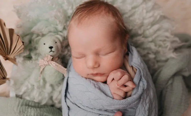Shooting photo bébé garçon en studio à Besançon, Besançon, TAILS PHOTOGRAPHIE
