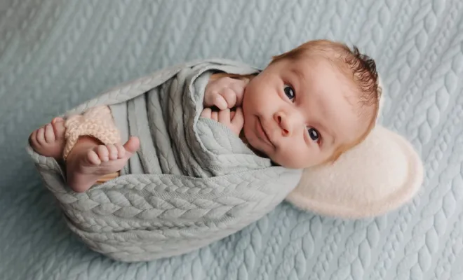 Photographe professionnelle shooting photo bébé en studio à Besançon, Besançon, TAILS PHOTOGRAPHIE