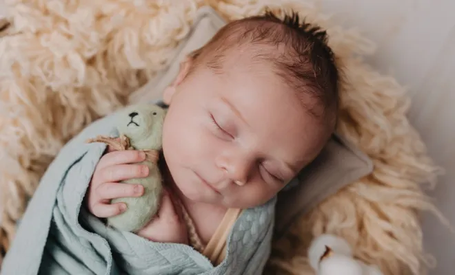 Photographe professionnelle shooting photo bébé en studio à Besançon, Besançon, TAILS PHOTOGRAPHIE